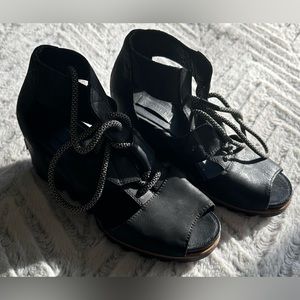Womens Sorel Joanie Lace Up Wedge Sandals Black/Gray Leather US Size 7 Shoes